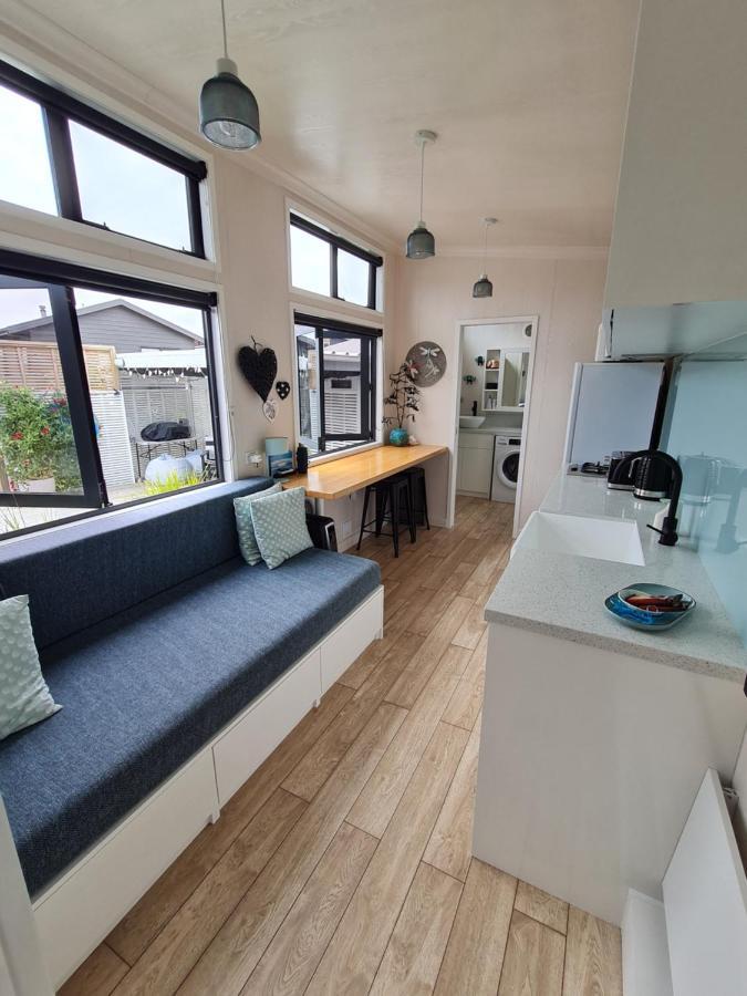 דירות וואיקאנה Aroha Tiny House Peka Peka מראה חיצוני תמונה