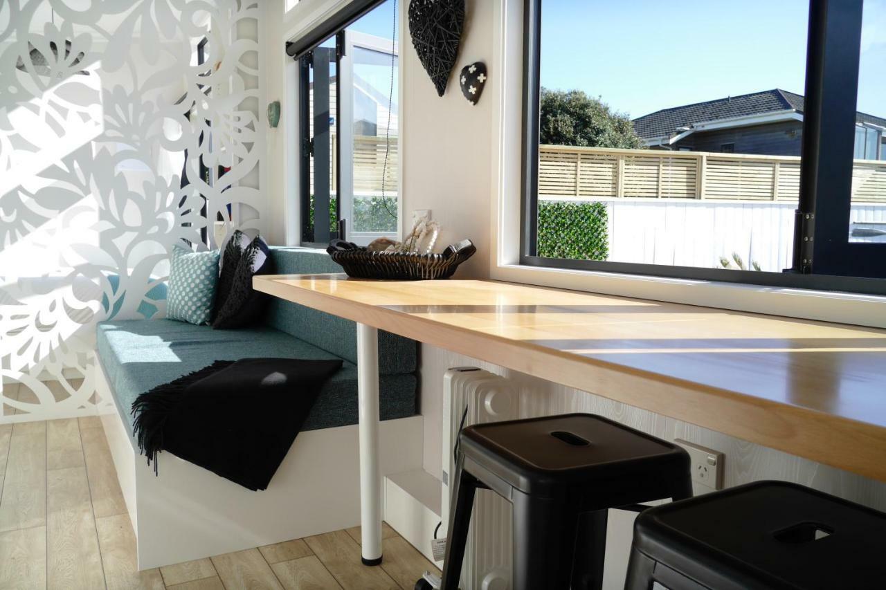 דירות וואיקאנה Aroha Tiny House Peka Peka מראה חיצוני תמונה